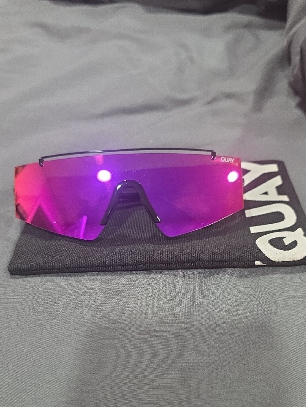 Quay Australia Shield Sunglasses in Purple Gradient - Picture 3 of 12